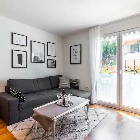 In Centre For 6 Apartman