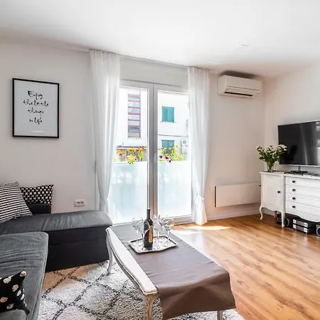 In Centre For 6 Apartman *